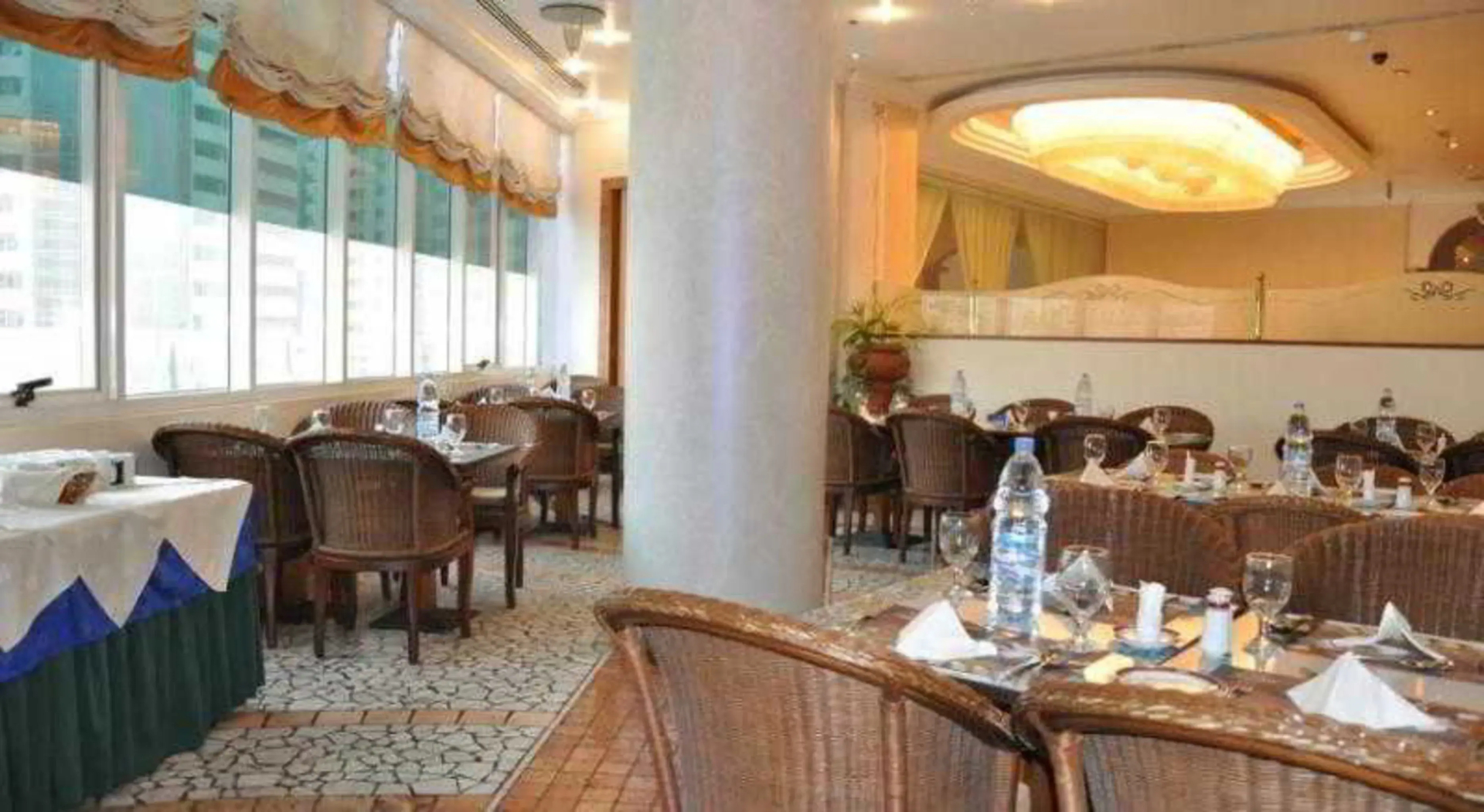 Photo - Grand Continental Hotel