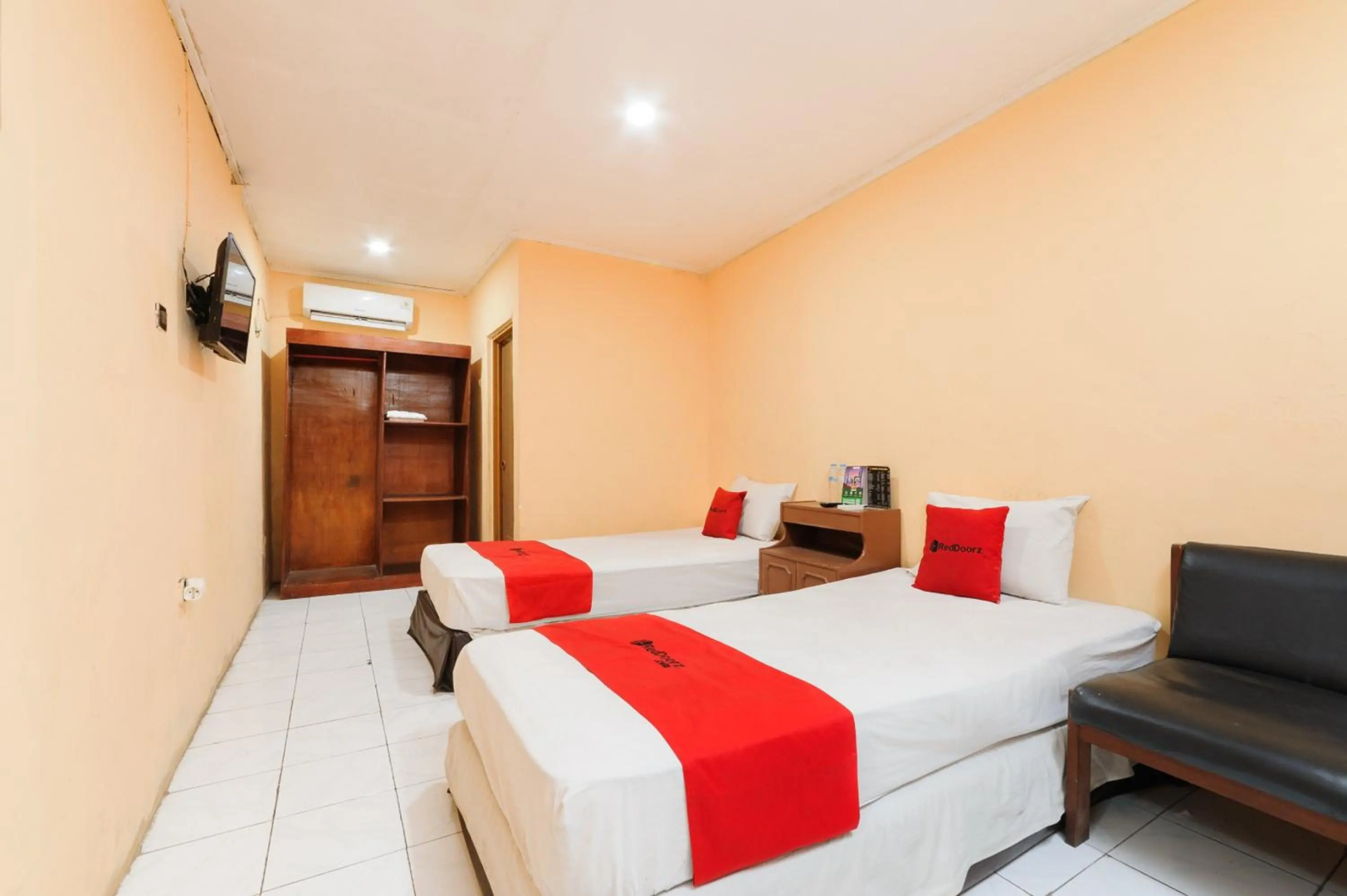 Photo - RedDoorz Plus near RSCM Jakarta