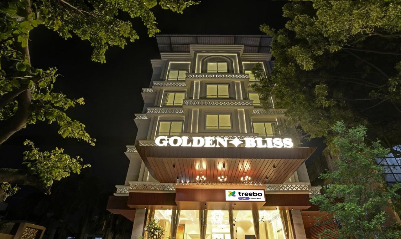 Photo - Treebo Premium Golden Bliss Trimurti Nagar Square