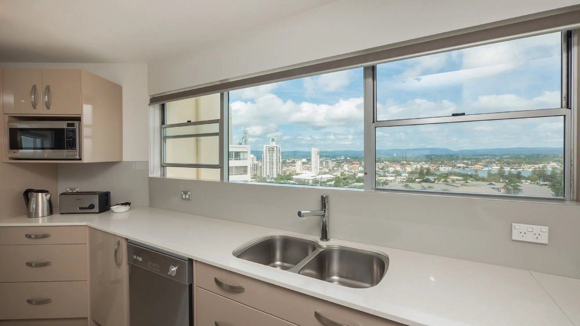 Foto - Pacific Plaza Apartments