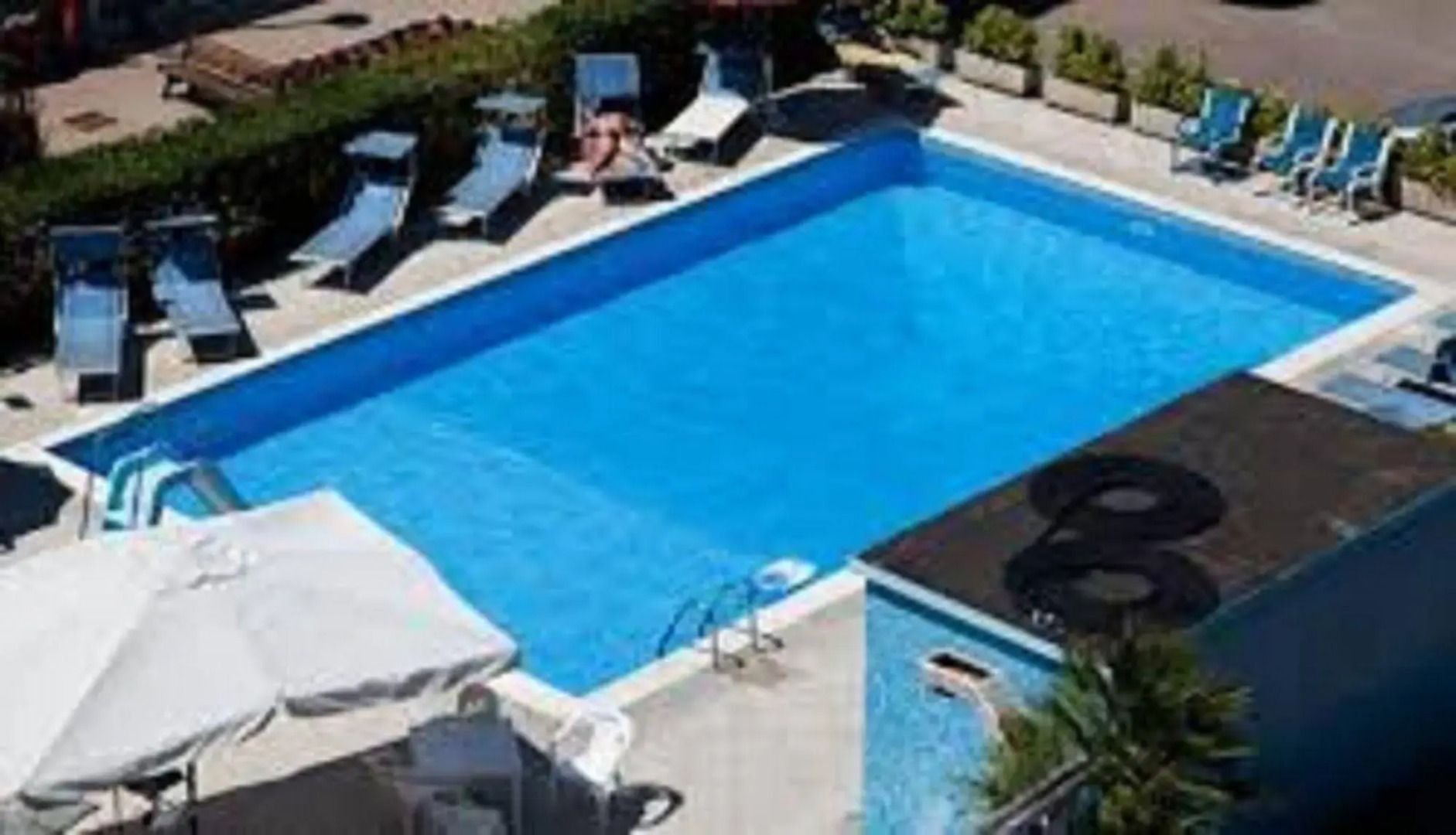 Foto - Hotel River fronte mare con piscina