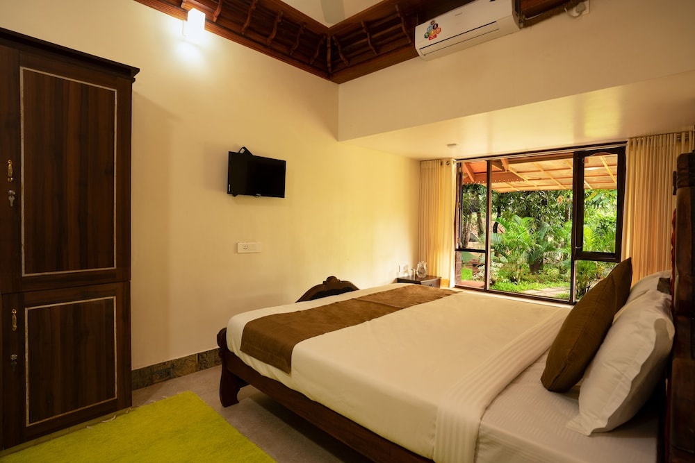 Neelambari Ecotourism Thrissur Aratupuzh