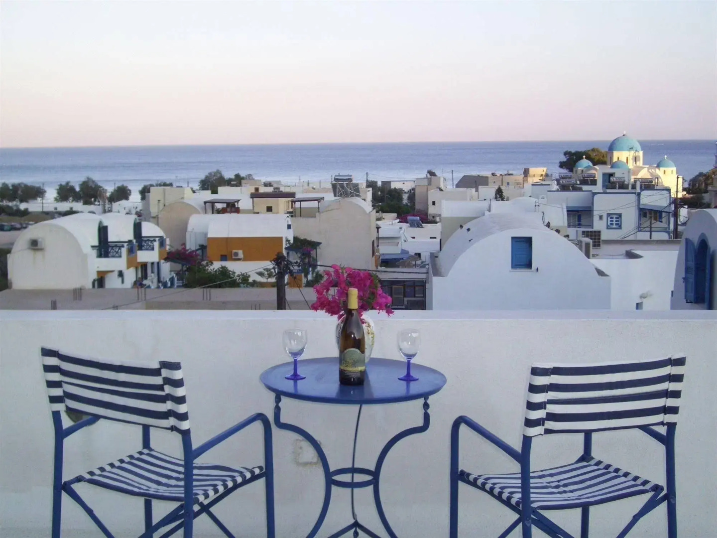 Foto - Ancient Thera Studios