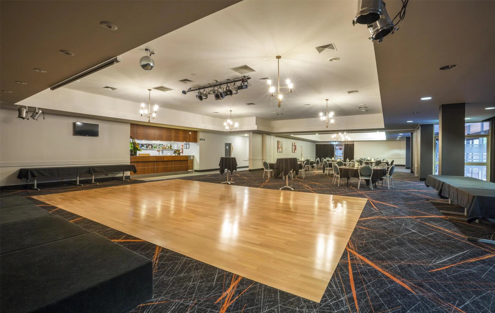 Photo - Nightcap at Coolaroo Hotel