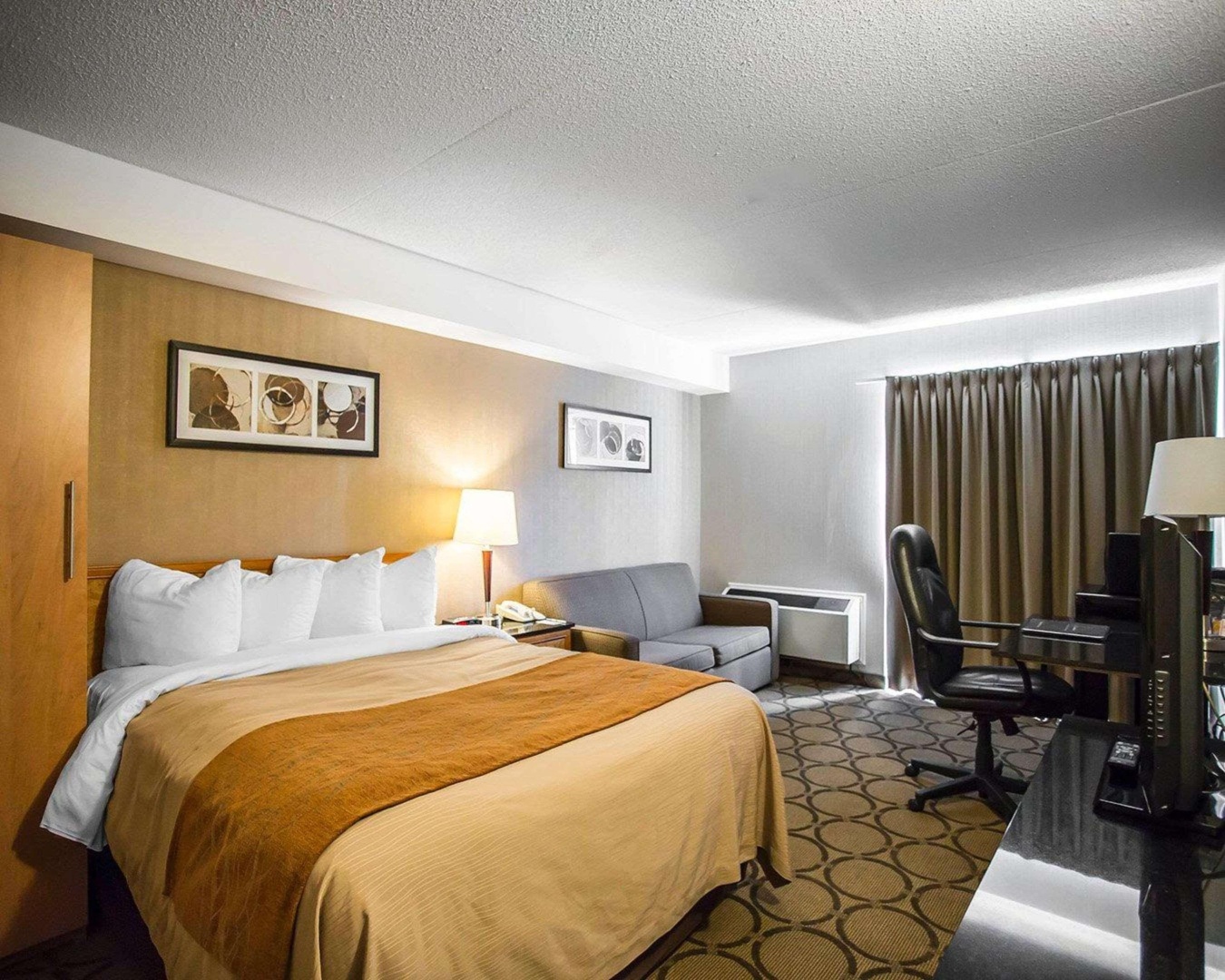 Photo - Comfort Inn Kanata Ottawa West