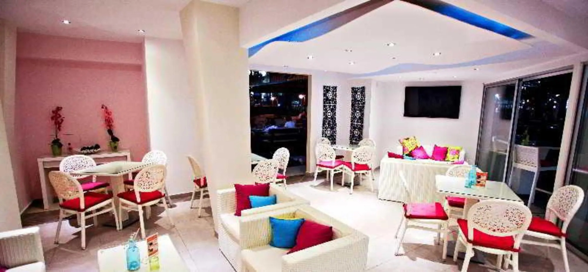 Photo - Windmills Hotel Apartments