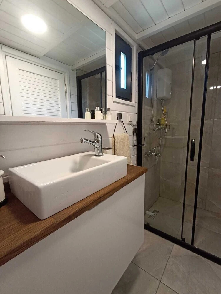 Photo - Lemon Tiny House