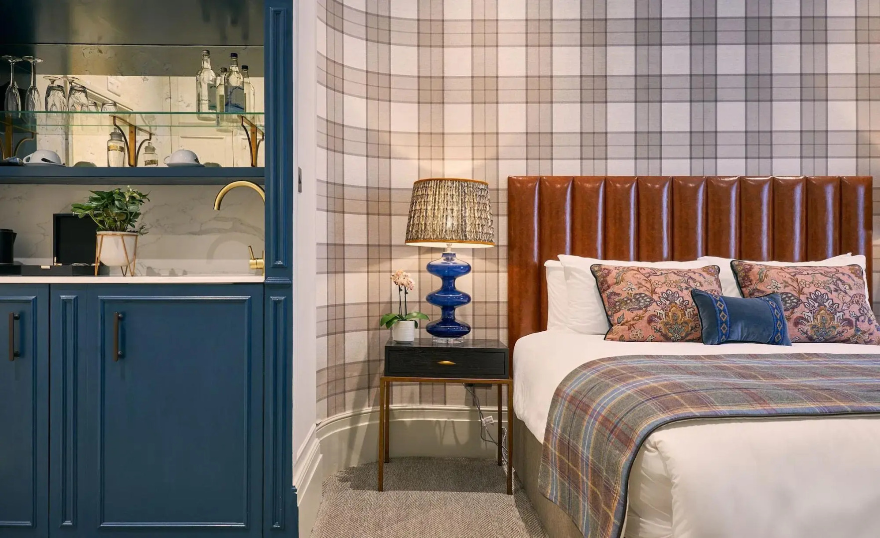 Photo - The Tophams Hotel