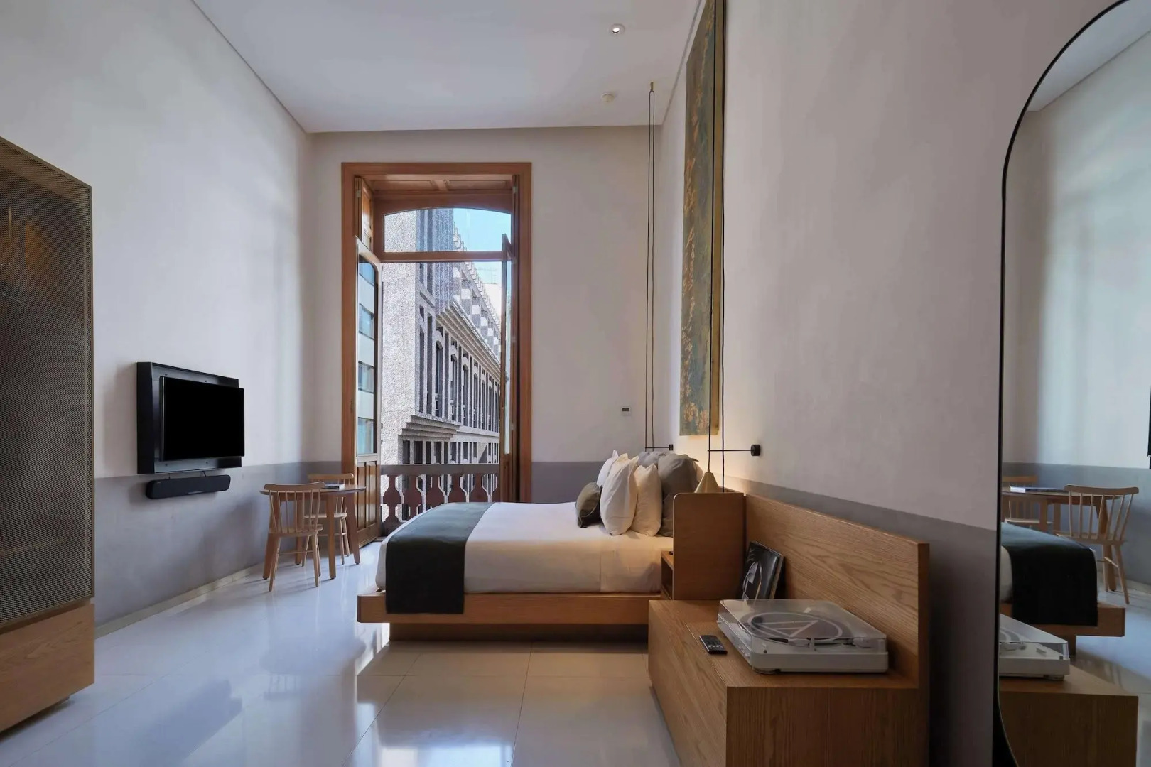 Photo - Umbral, Curio Collection By Hilton