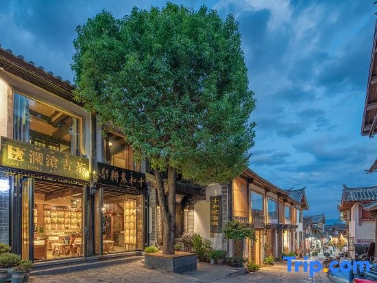 Lijiang Ten Courtyard Inn