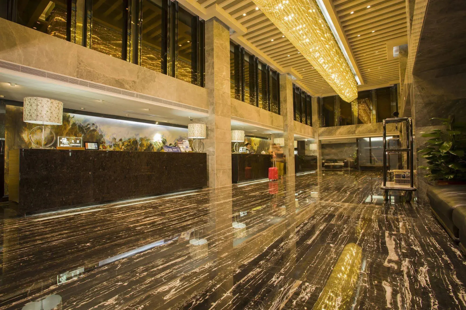 Photo - La Perle International Hotel