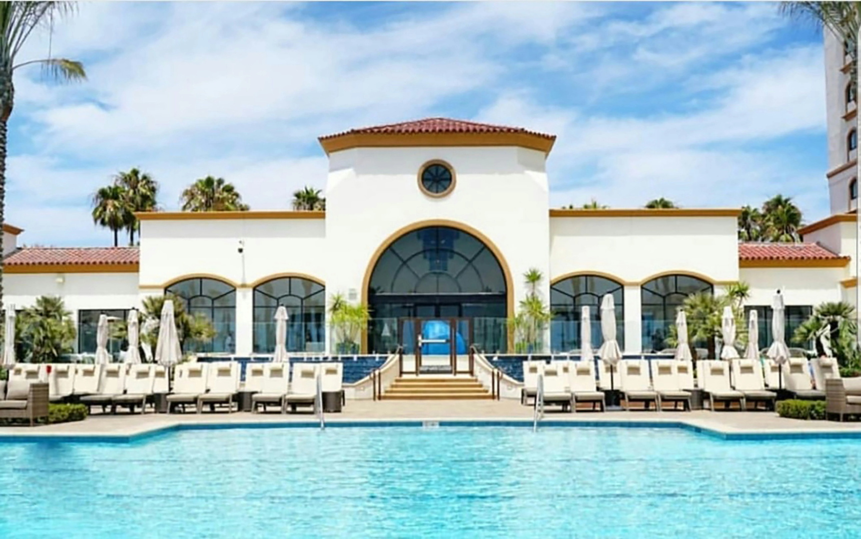 Photo - The Waterfront Beach Resort, A Hilton Hotel