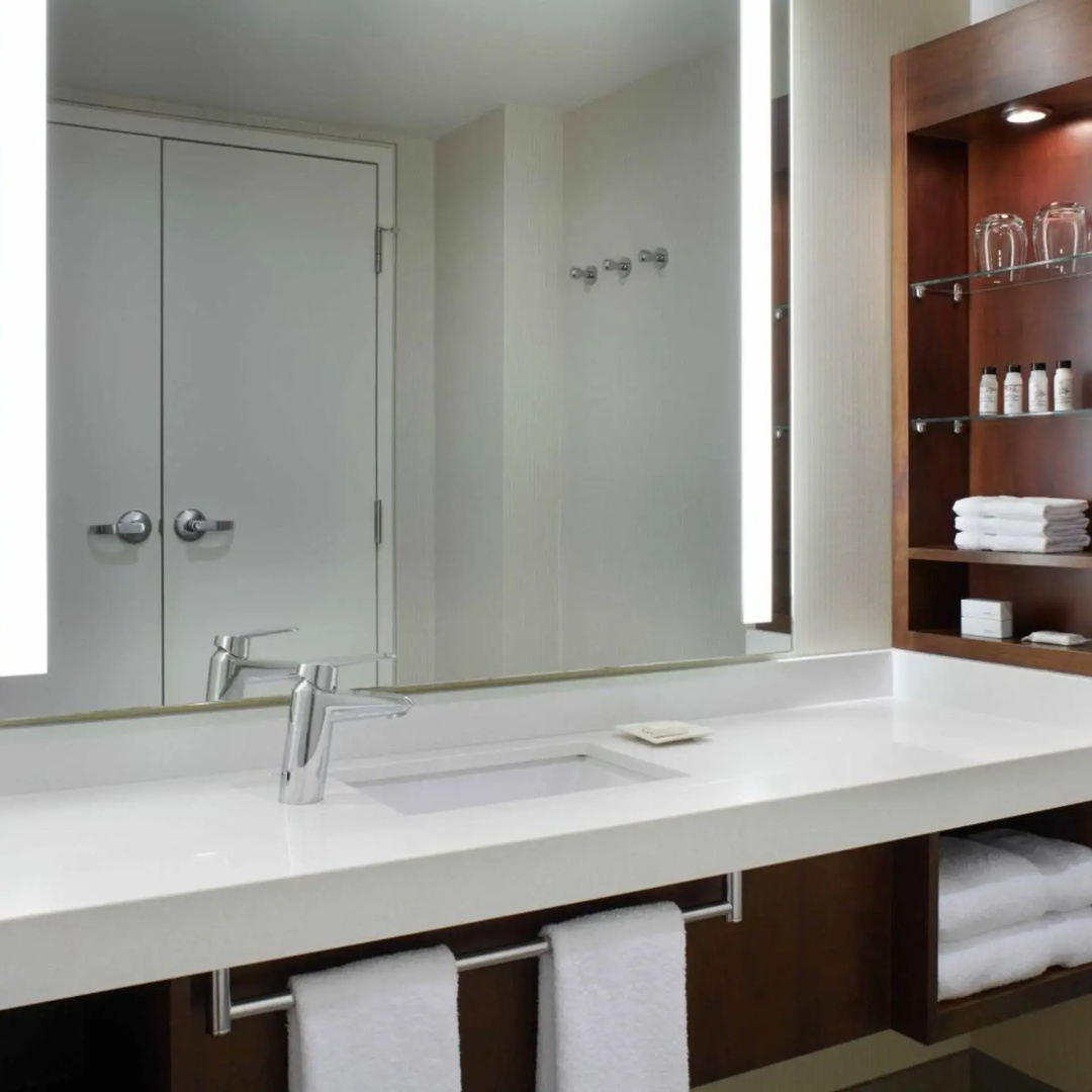 Photo - Delta Hotels by Marriott Ottawa City Centre