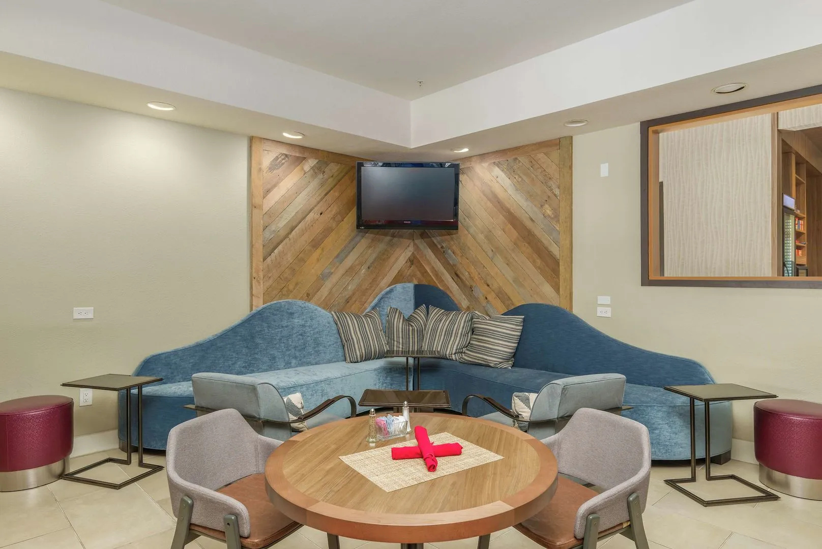 Photo - Hilton Garden Inn Phoenix Airport