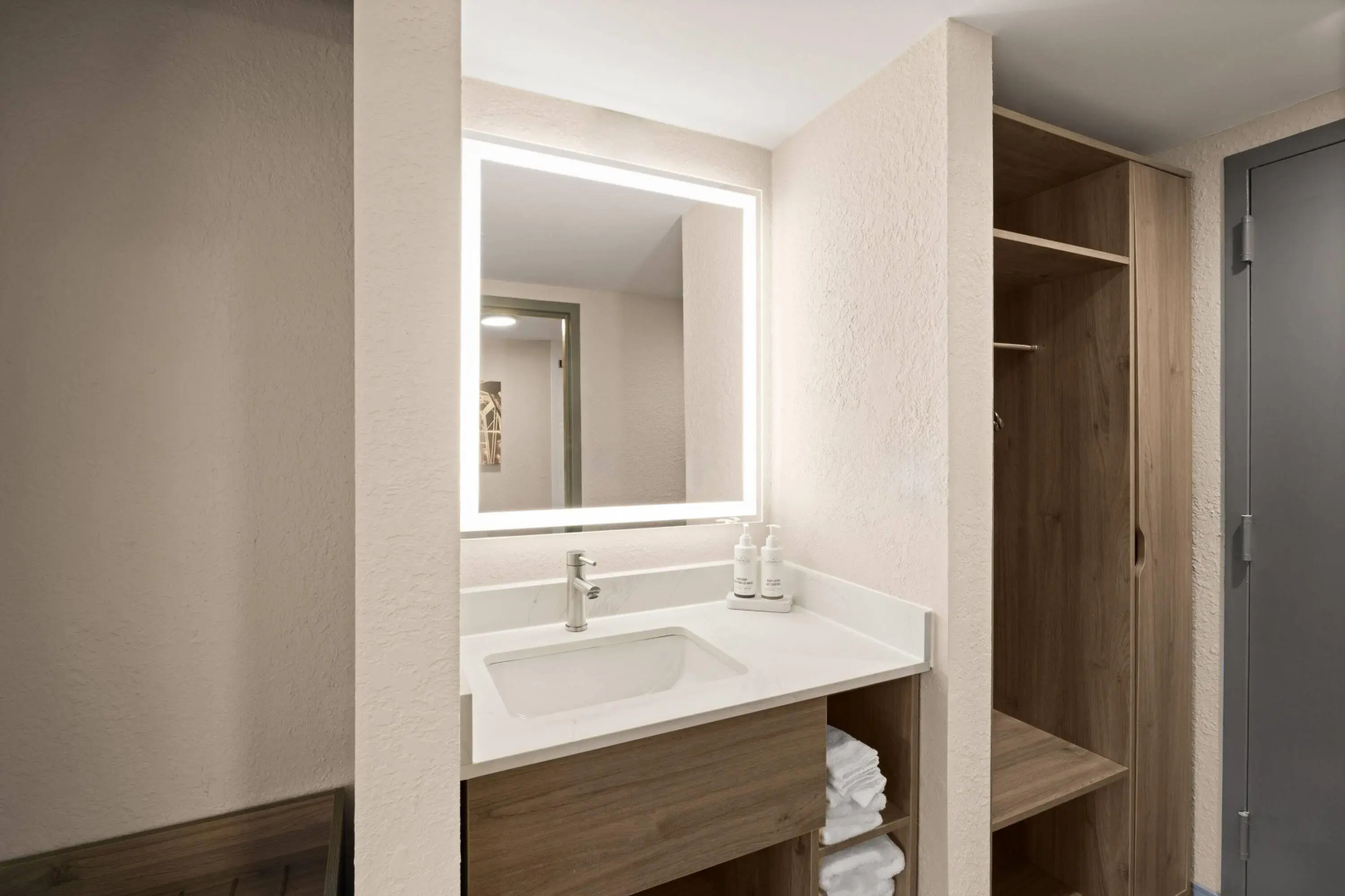 Foto - La Quinta Inn & Suites by Wyndham Nashville Airport/Opryland