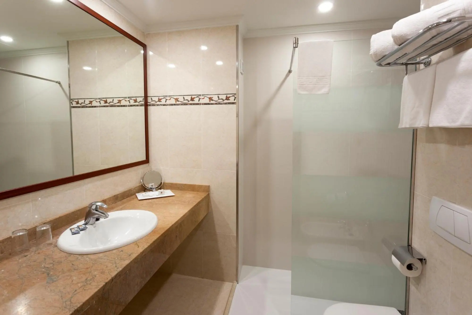 Photo - Aparthotel y Hotel Paguera Beach