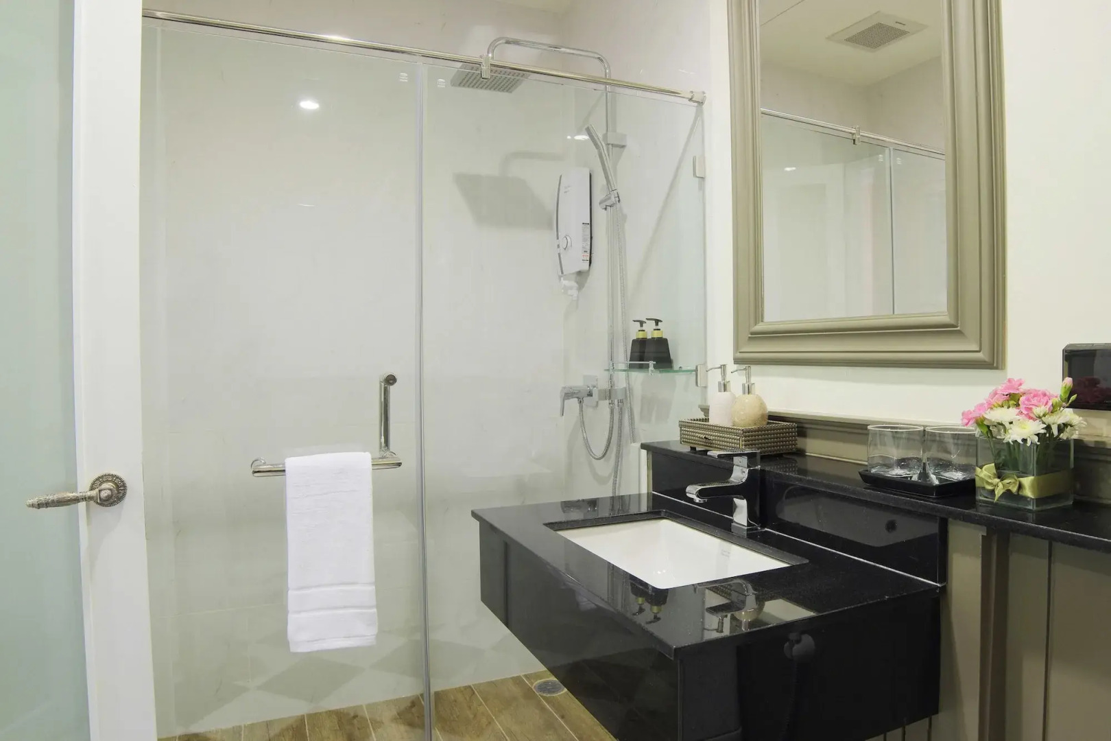 Photo - The Raya Surawong Bangkok