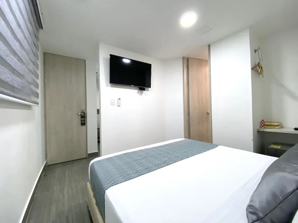Photo - Seven Inn Hotel