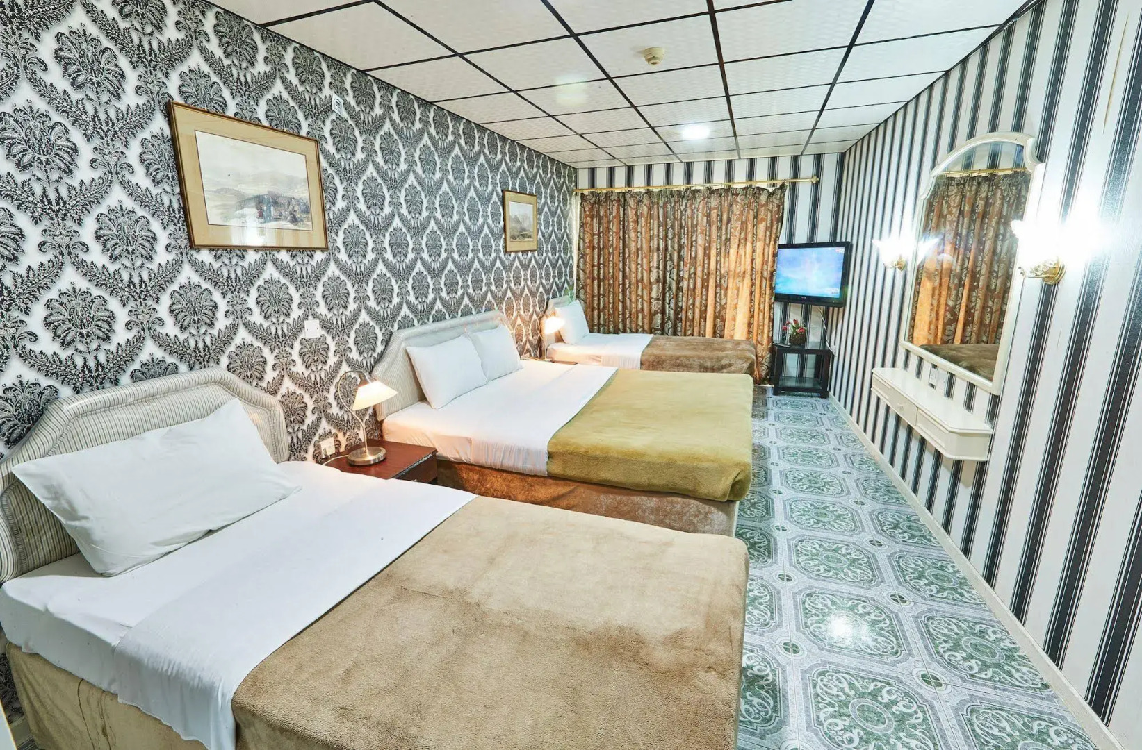 Photo - West Hotel