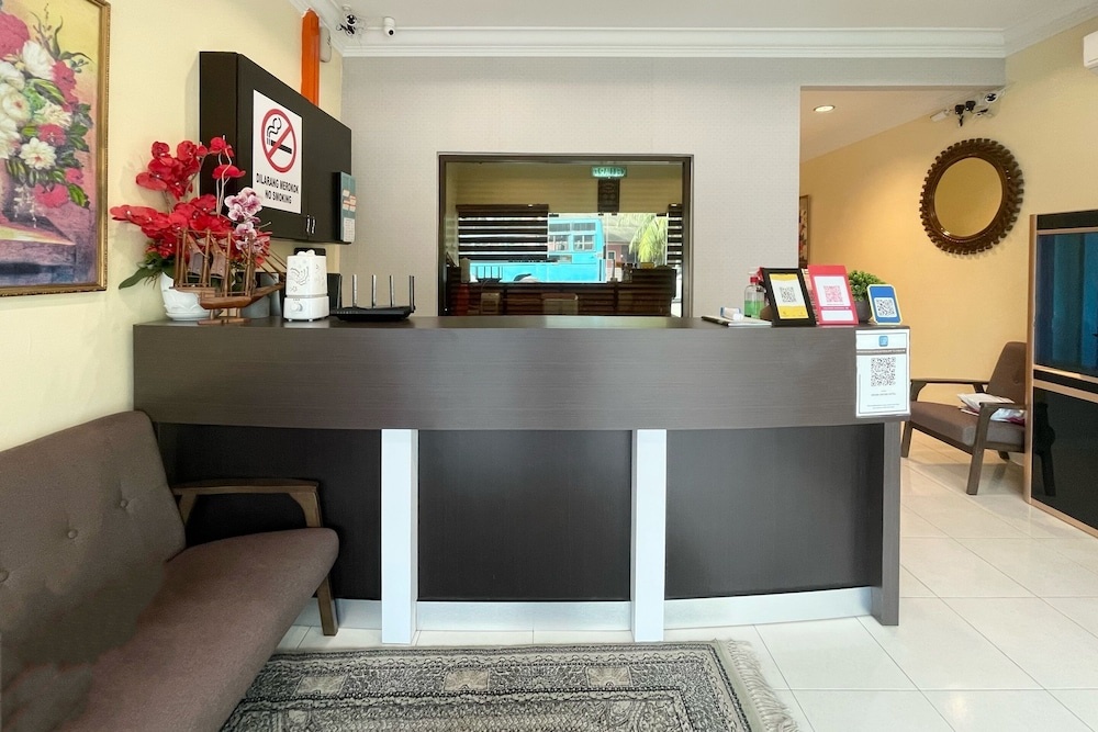 OYO 90369 Safari Hotel Lumut