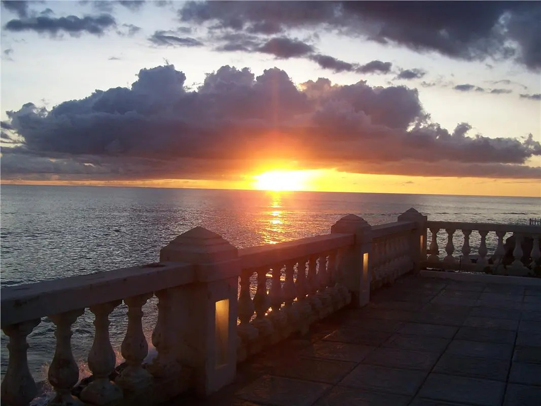 Photo - Dover Beach Hotel