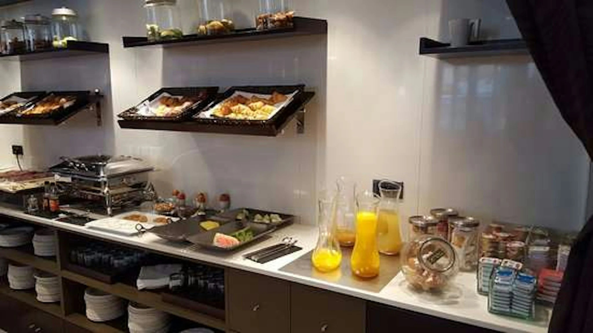 Photo - B&B Hotel Zaragoza Los Enlaces Estacion