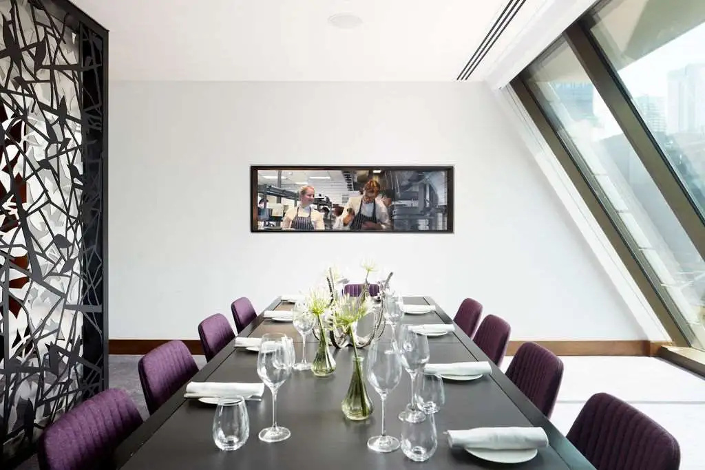 Photo - South Place Hotel