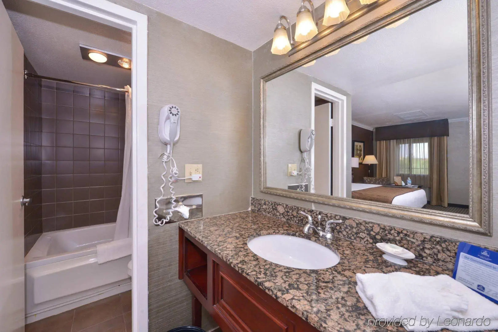 Foto - SureStay InnSuites Phoenix Hotel & Suites by Best Western