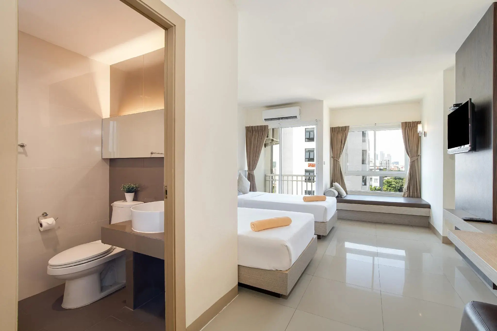 Photo - Leenova Hotel