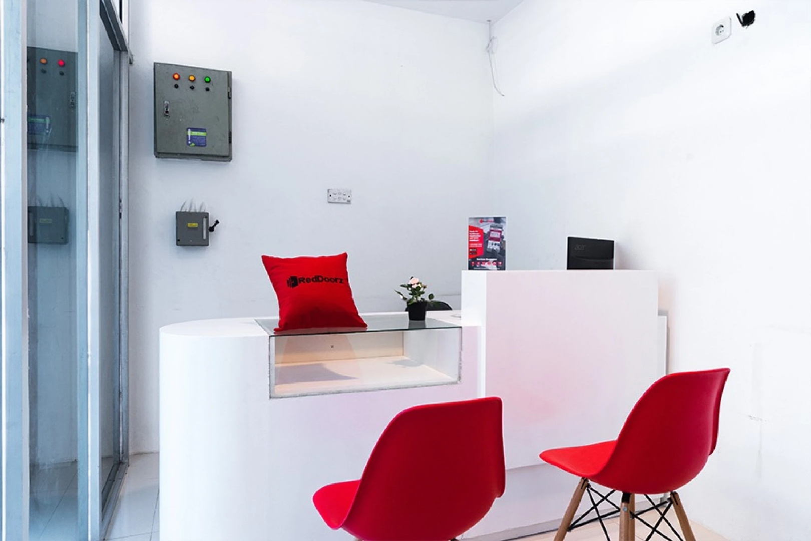 Photo - RedDoorz near Seasons City Mall