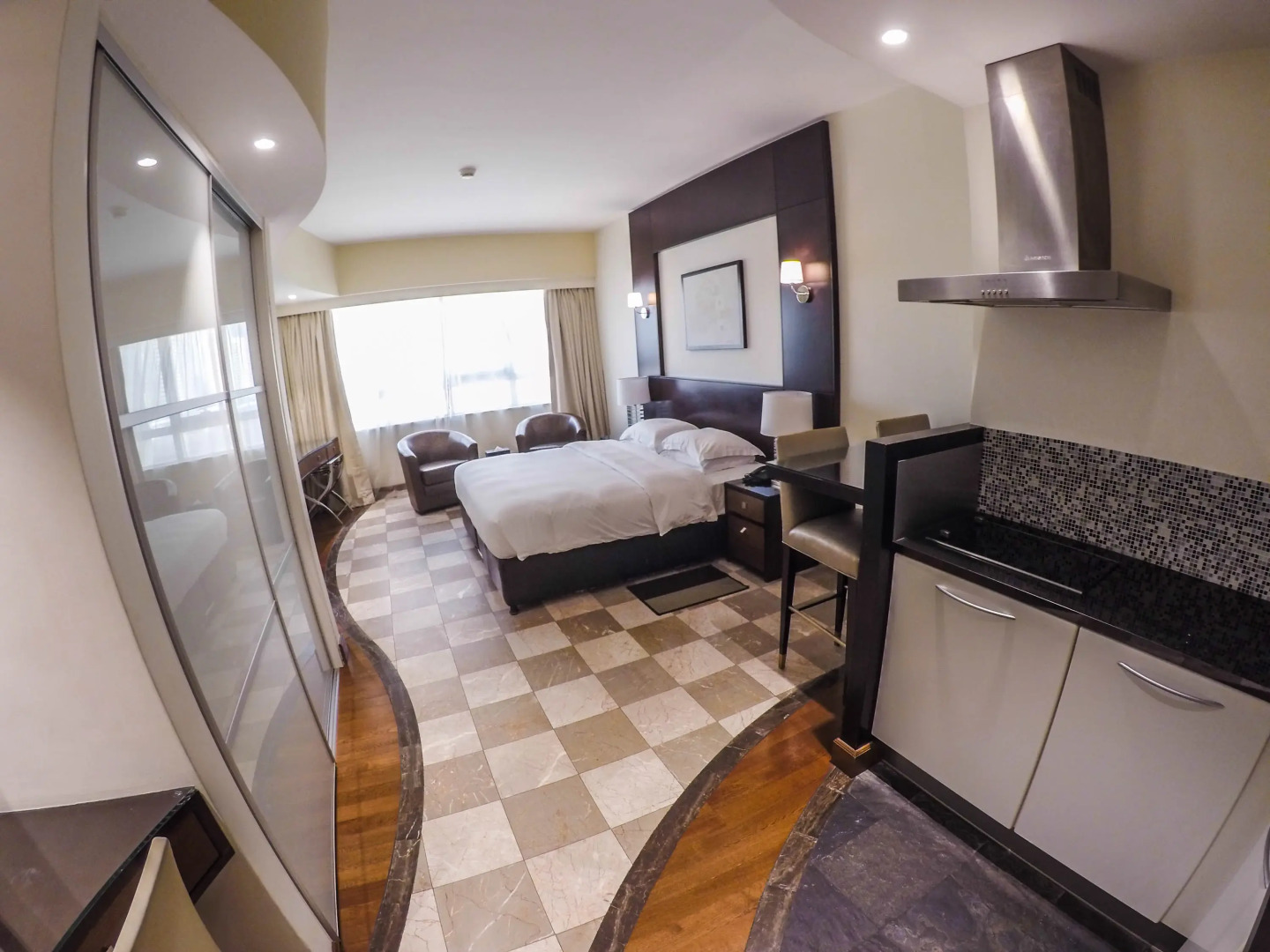 Foto - Number One Tower Suites