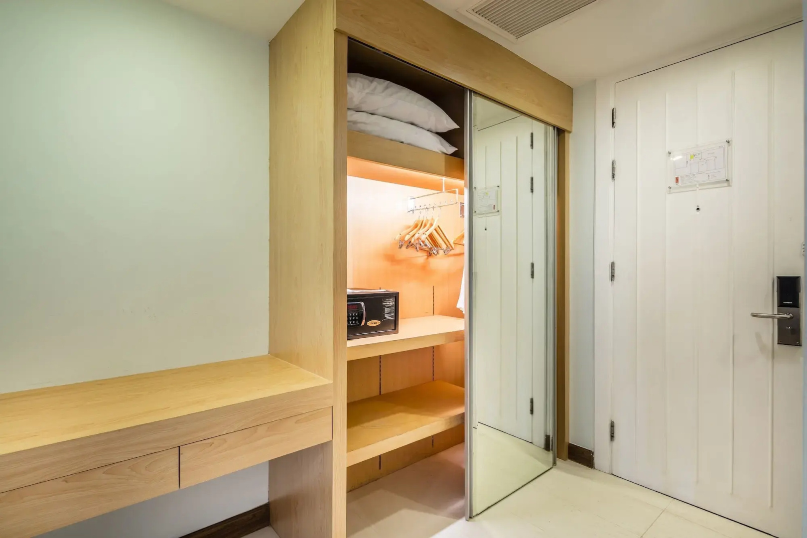Photo - Hotel Solo, Sukhumvit 2, Bangkok - SHA Extra Plus