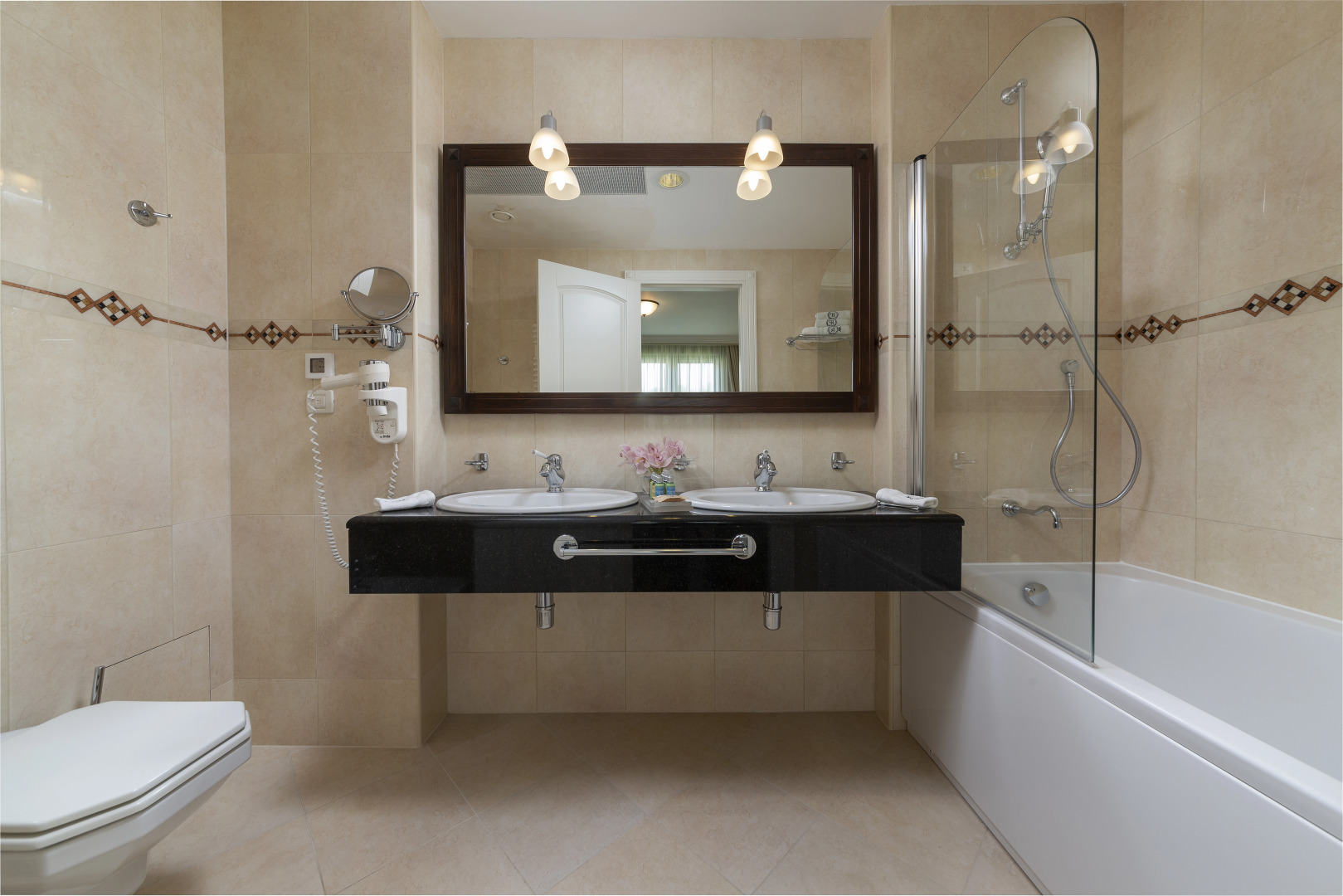 Photo - Royal Princess Hotel