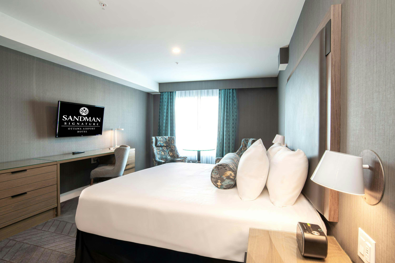 Photo - Sandman Signature Ottawa Airport Hotel