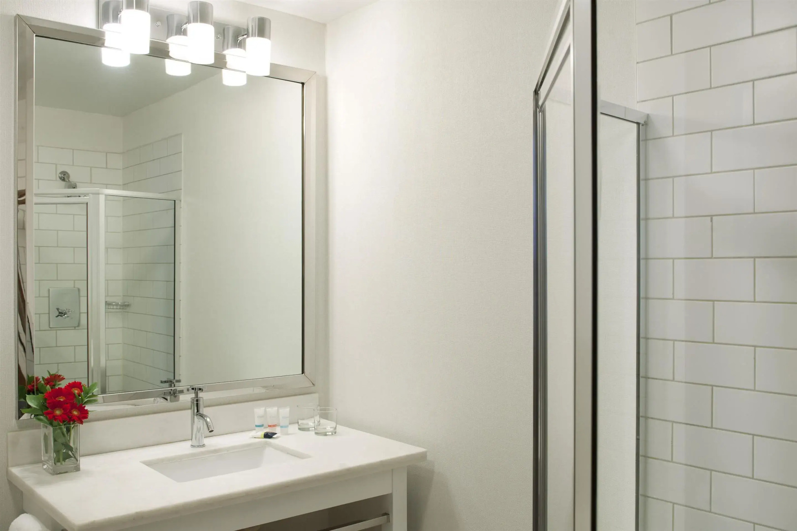 Foto - Four Points by Sheraton Victoria Gateway