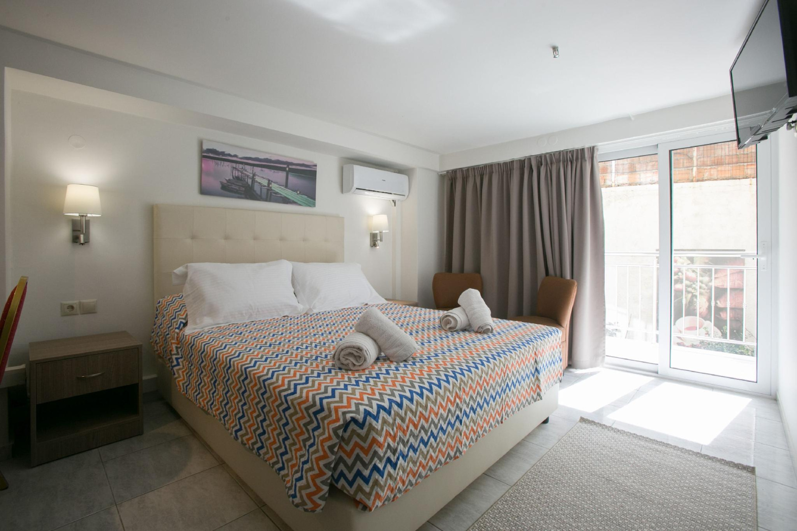 Photo - City Life Port Hotel