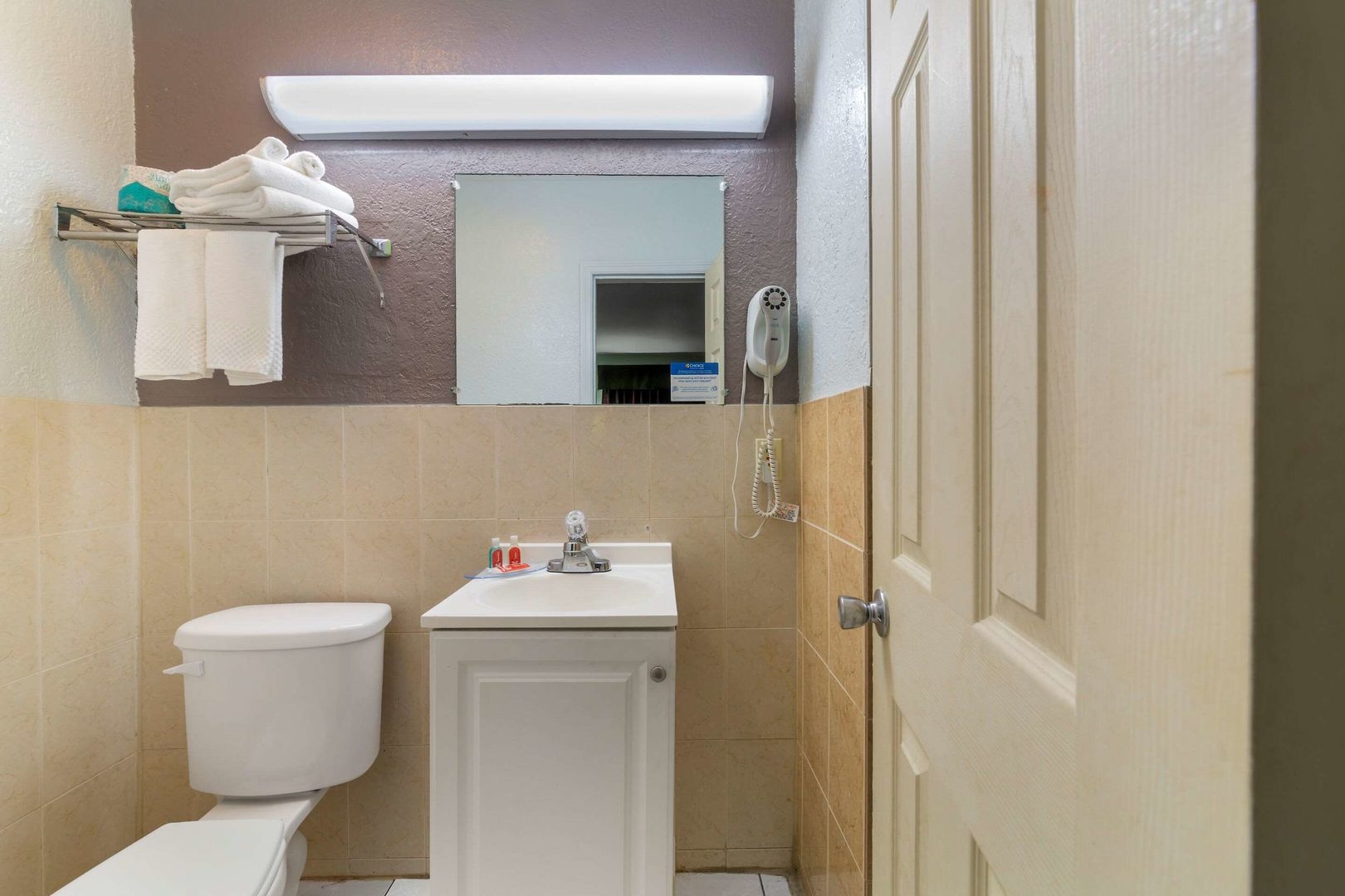 Photo - Fort Lauderdale Gardens Inn & Suites