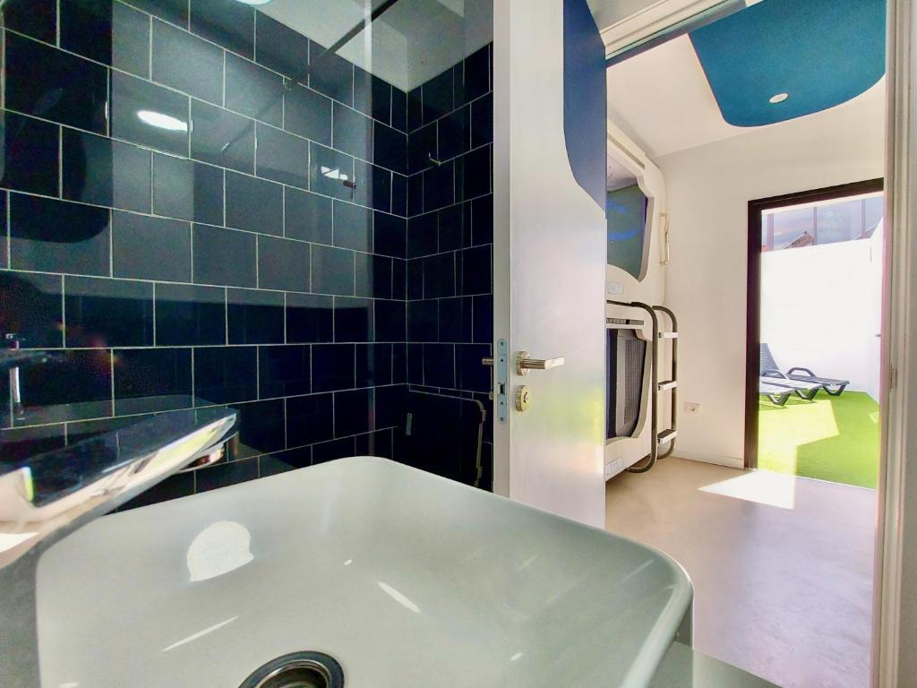 Photo - Atypicap Capsule Hostel