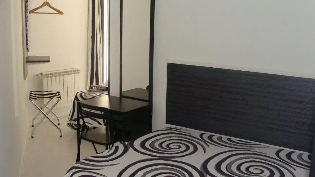 Photo - Hostal JQ Madrid 1