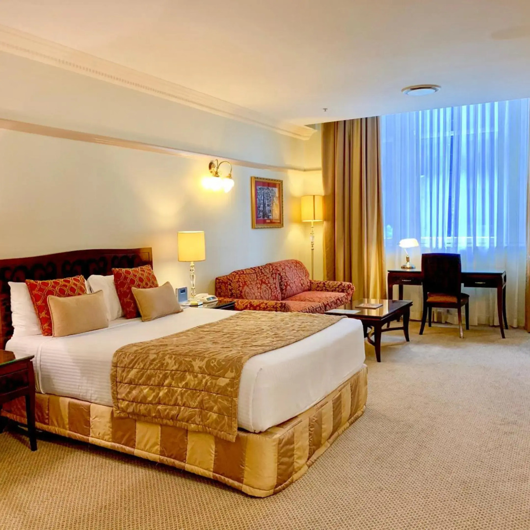 Photo - Royal Albert Hotel
