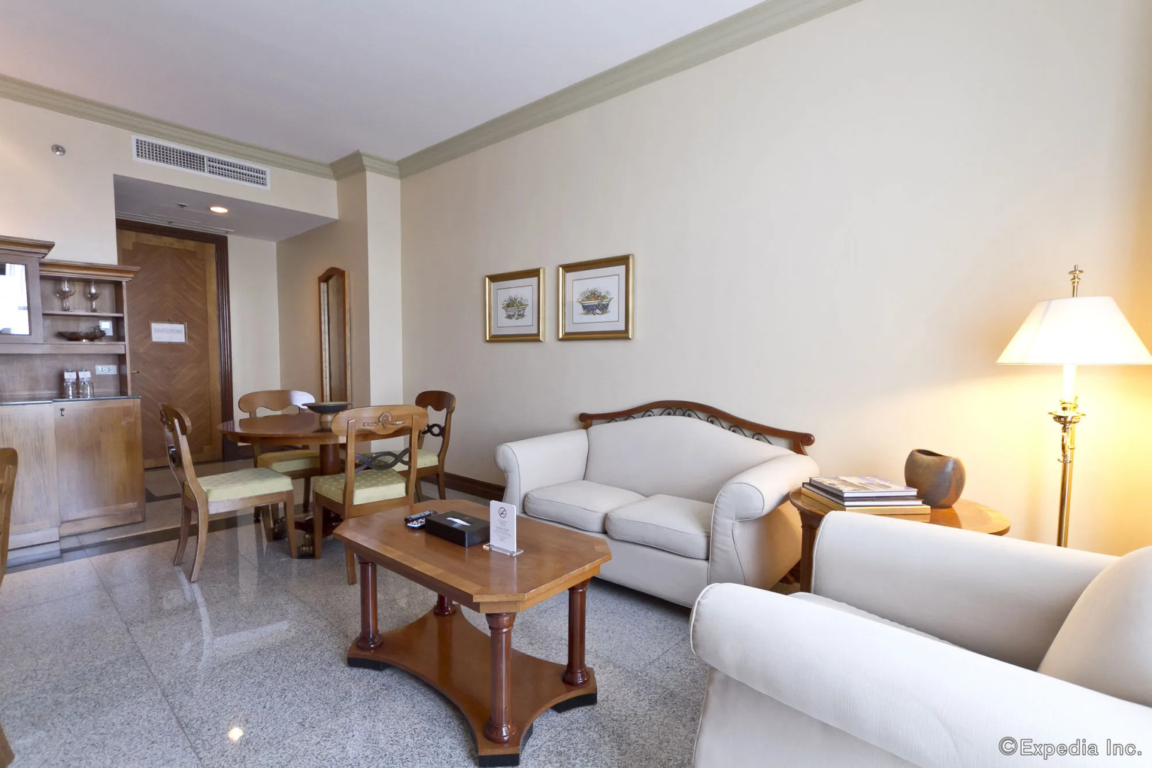 Foto - Waterfront Cebu City Hotel & Casino