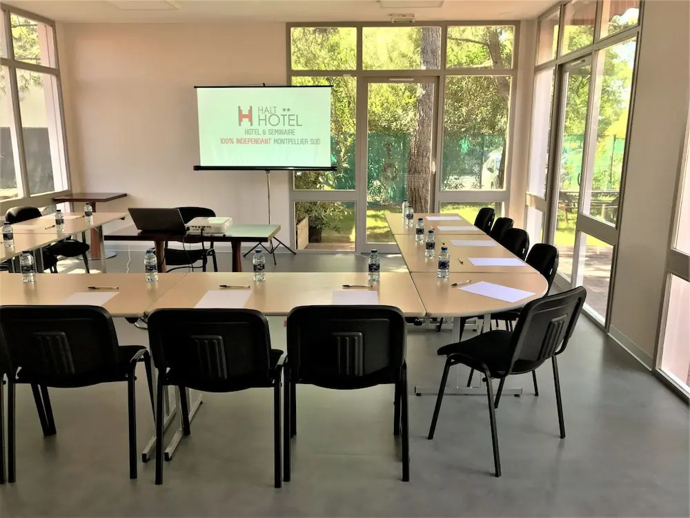 Photo - Halt Hotel