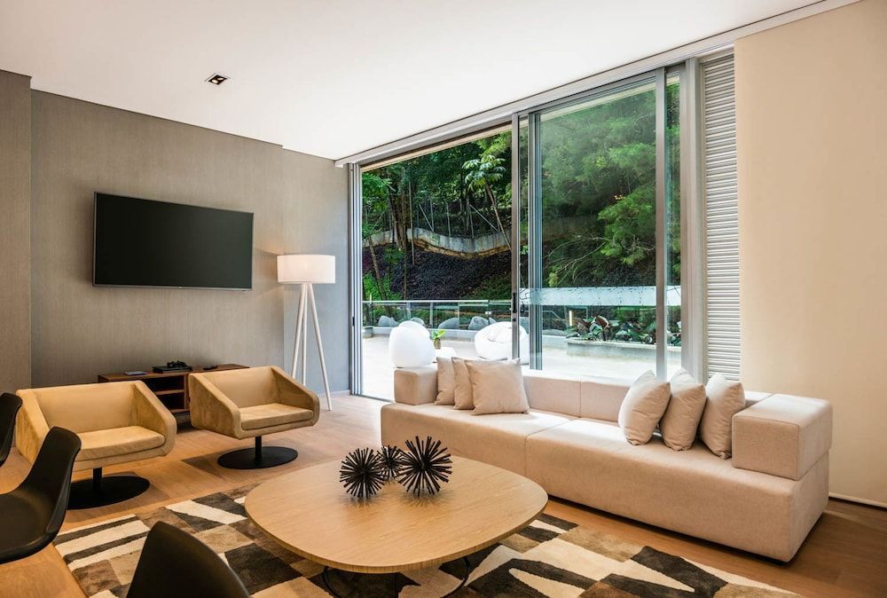 Photo - Travelers Orange Suites