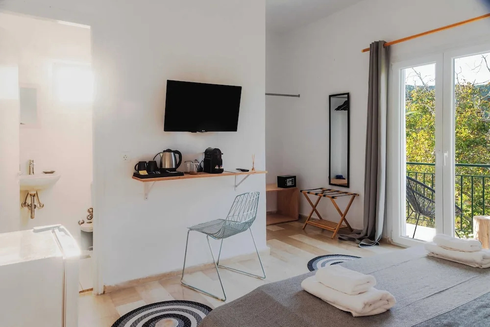 Photo - BOHOTEL Messonghi - Designer's Hotel