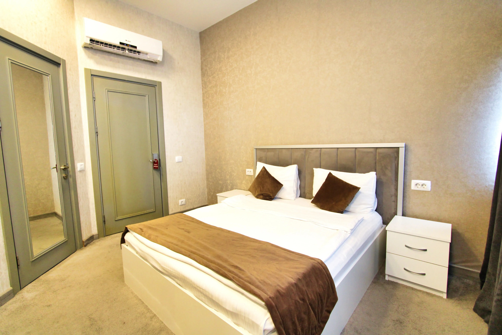 Photo - Old Sunday Hotel