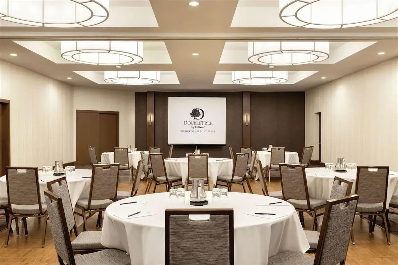 Photo - Doubletree by Hilton Toronto Airport, ON