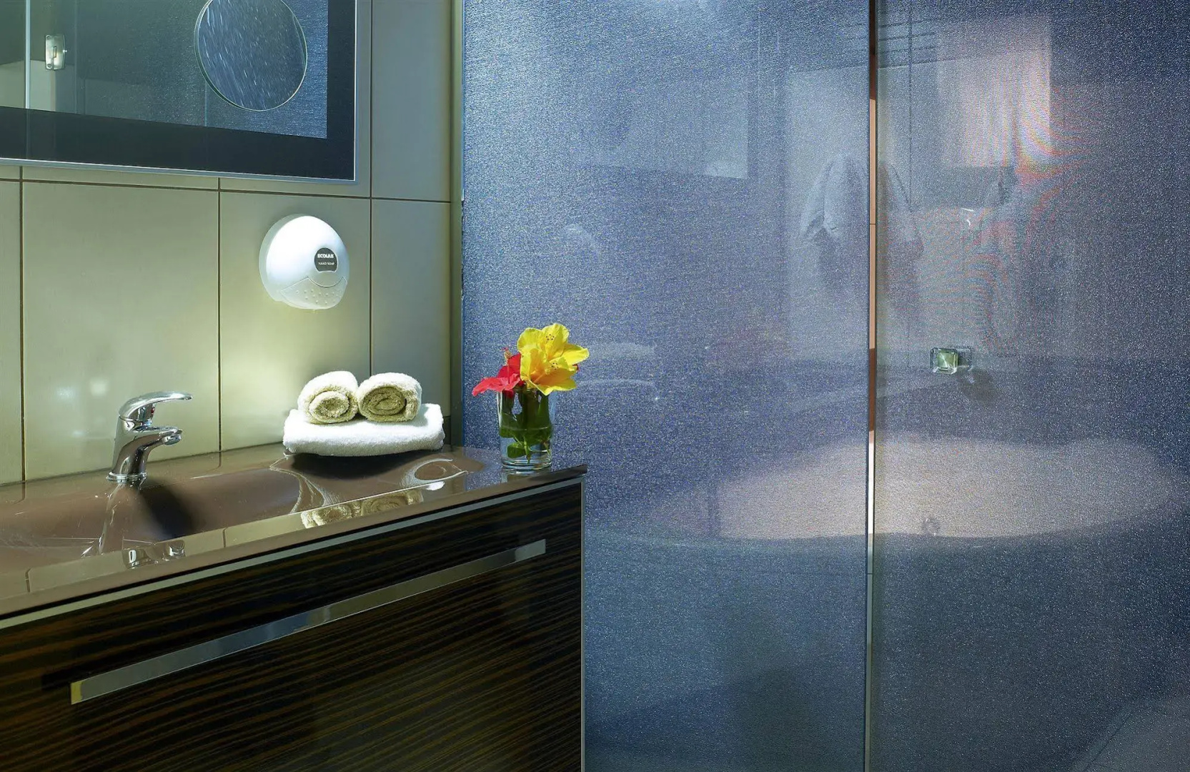 Photo - Macaris Suites & Spa