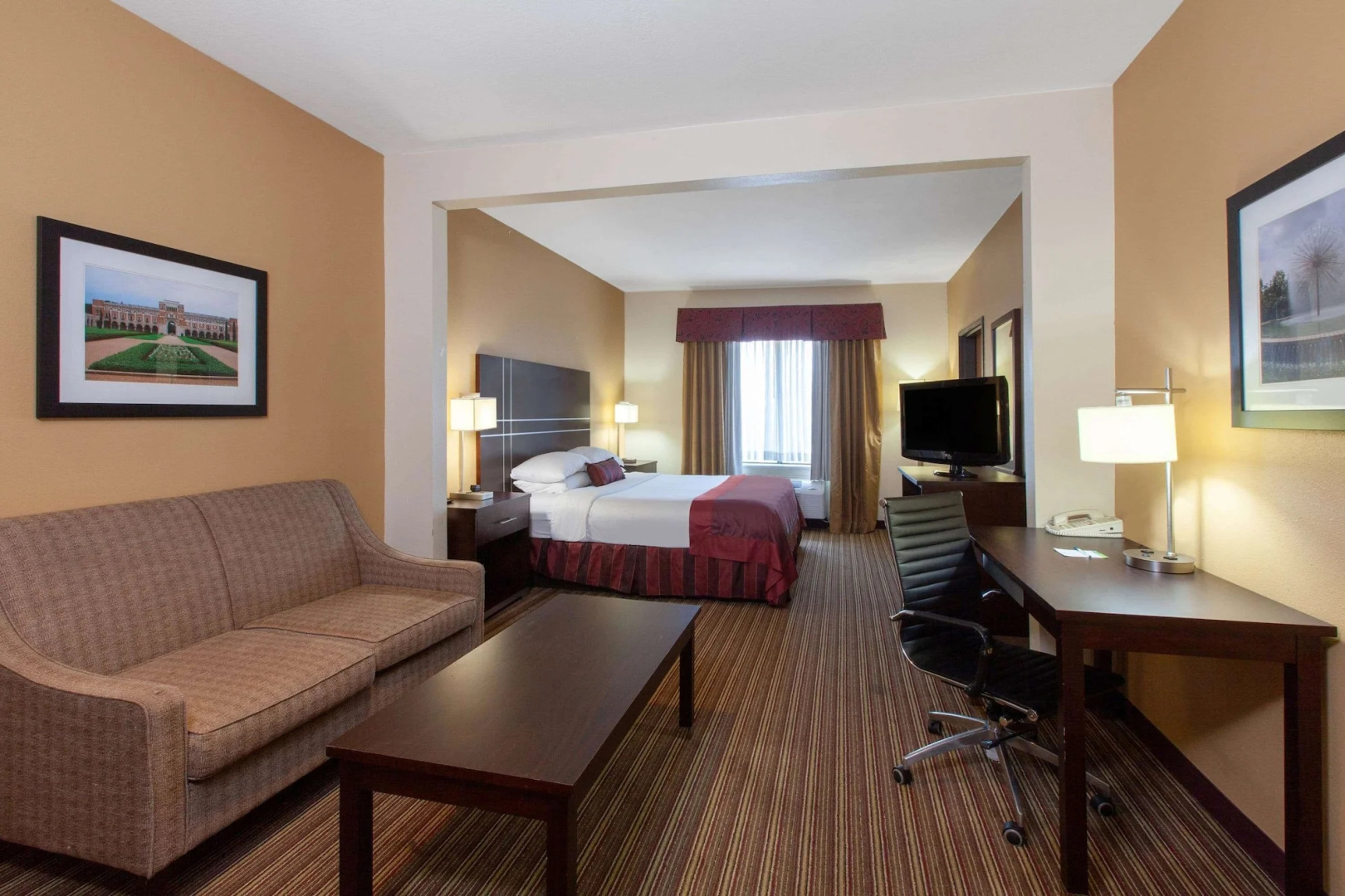 Photo - Wingate By Wyndham Houston / Willowbrook