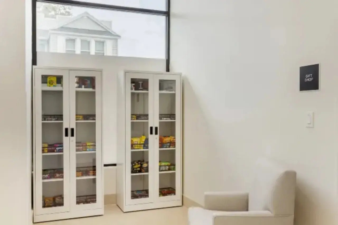 Photo - Red Roof Inn PLUS Jamaica, NY - JFK Airport