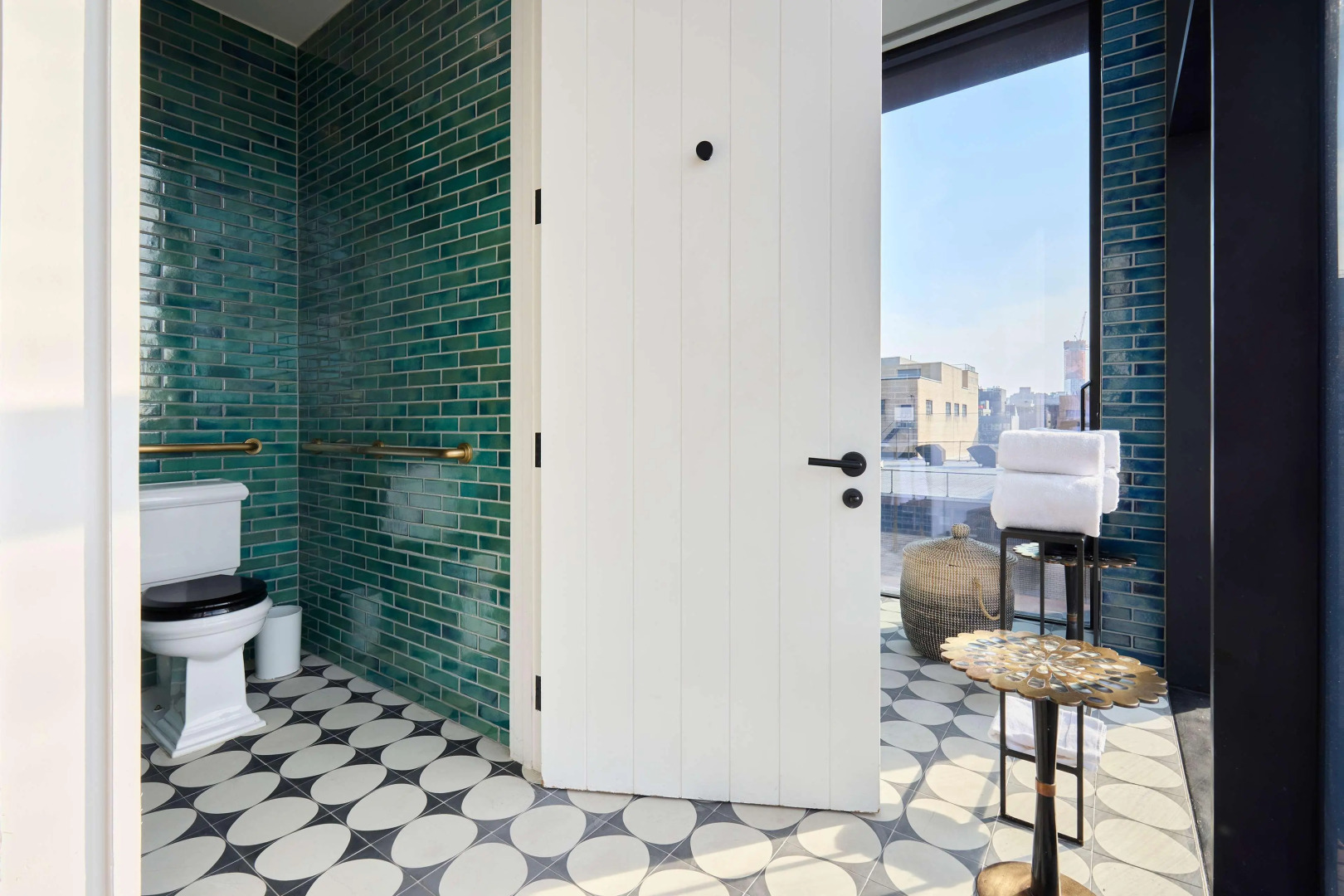 Photo - Arlo Williamsburg